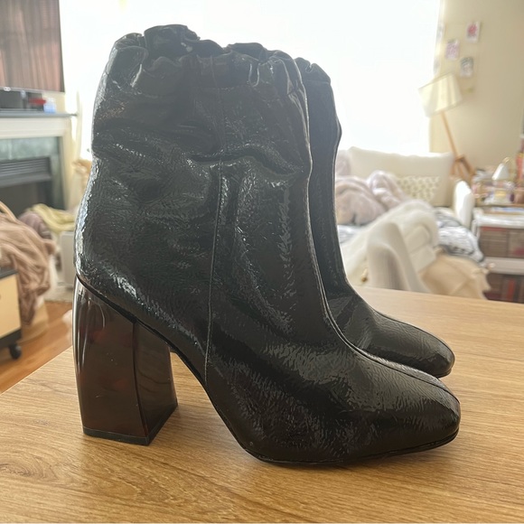 Patent leather black booties - Picture 2 of 5